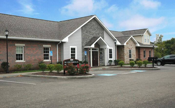 Pictures of Office property located at 4033 Whipple Ave NW, Canton, OH 44718 for comps - image #1