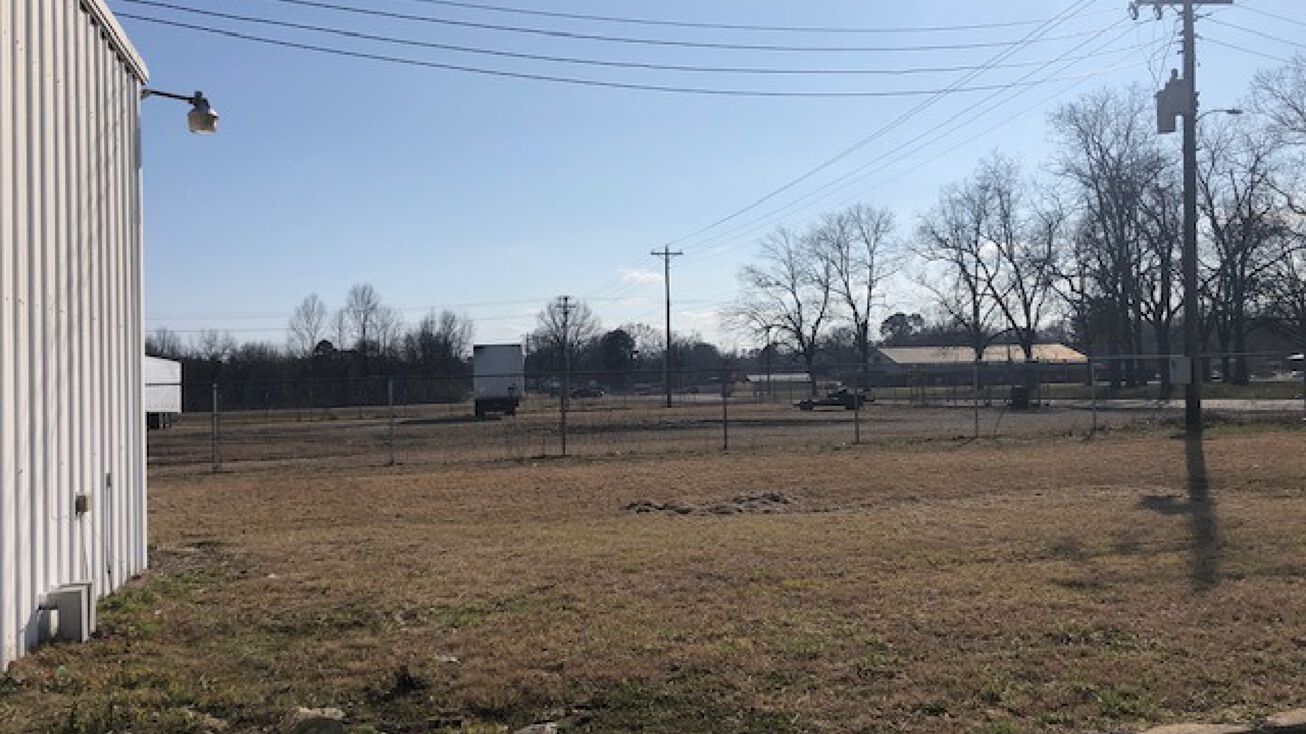 1036 N 2nd St, Baldwyn, MS 38824