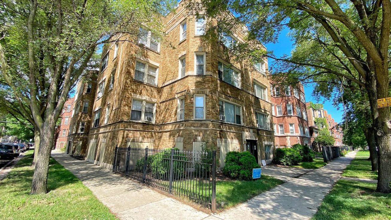 7754 S. Colfax, Chicago, IL 60649