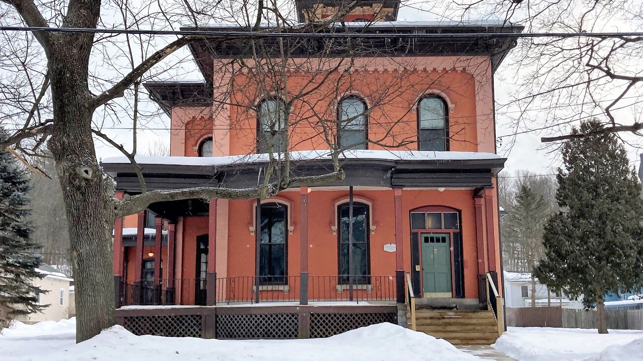 9 W Genesee St, Camillus, NY 13031