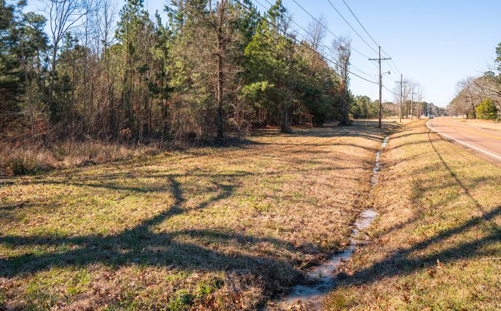 Pictures of Land property located at 3298 Flowood Dr, Flowood, MS 39232 for sales - image #1