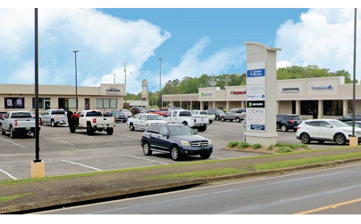 Pictures of Retail property located at 111 Stephen J White Memorial Blvd, Talladega, AL 35160 for comps - image #1
