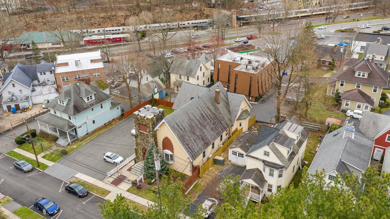 27 Cleveland St, Valhalla, NY 10595