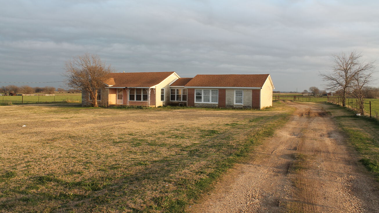 1315 US84, McGregor, TX 76657