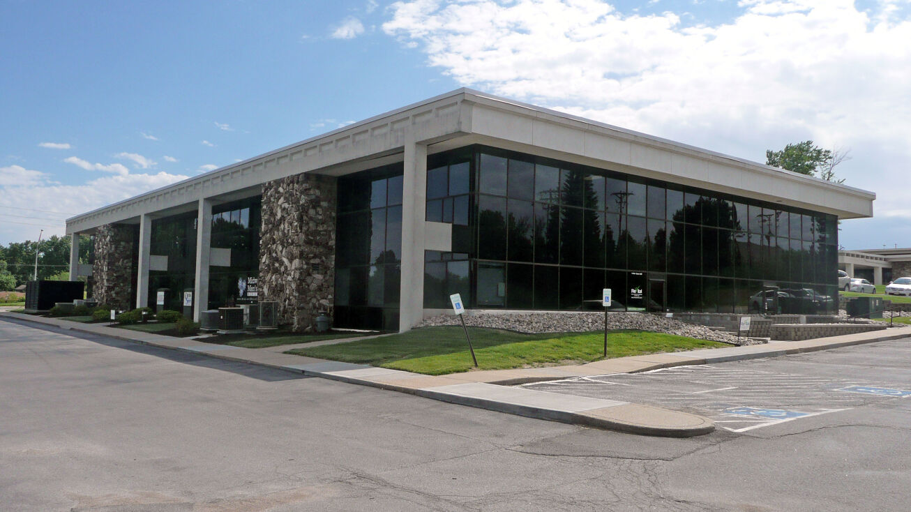 11704 W Center Rd, Omaha, NE 68144