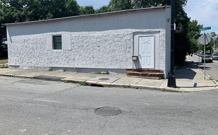 Pictures of Office property located at 133 Acushnet Ave, New Bedford, MA 02740 for comps - image #1