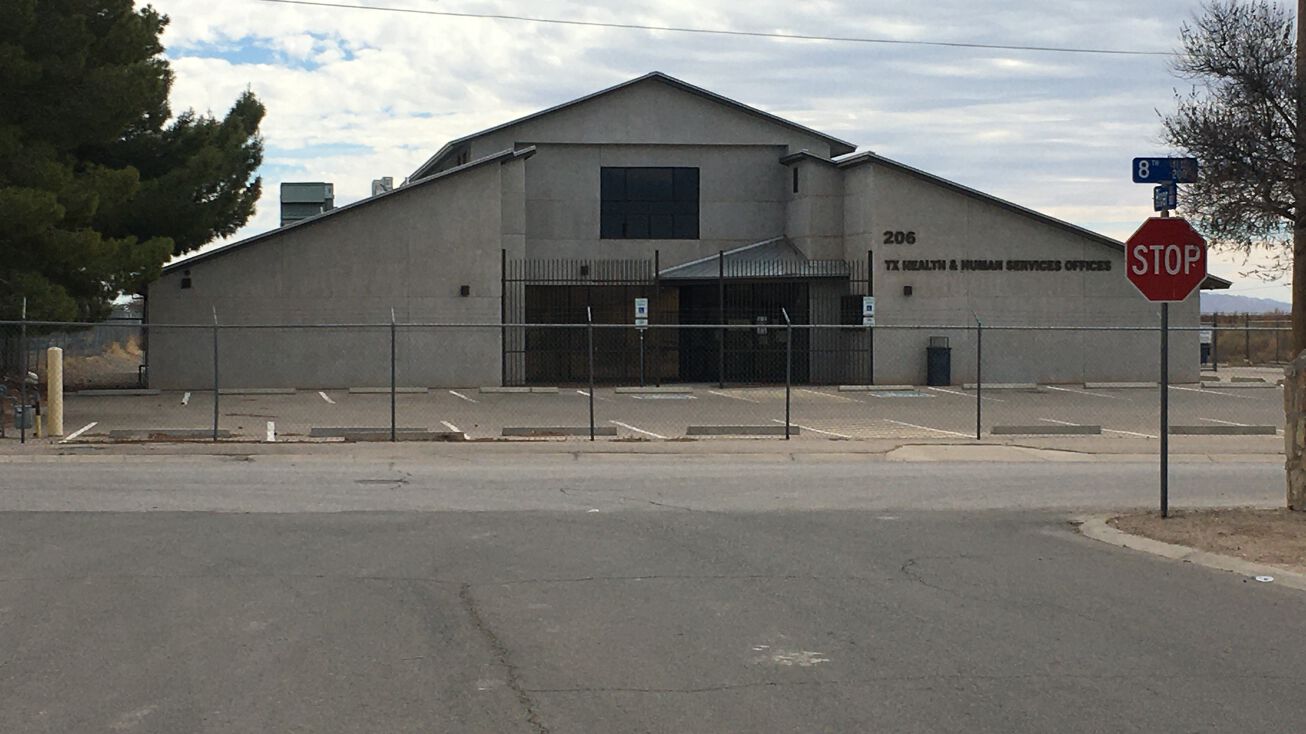 206 8th St SE, Fabens, TX 79838