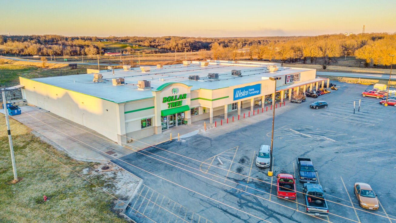 1011 Old Exeter Rd, Cassville, MO 65625