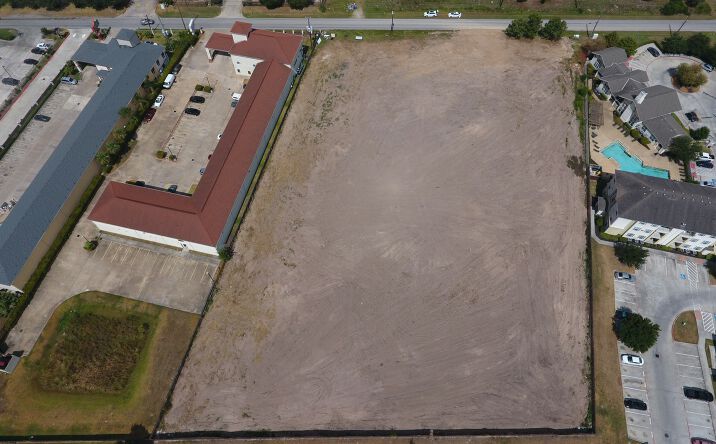 Pictures of Land property located at 17217 Hafer Rd, Houston, TX 77090 for comps - image #1