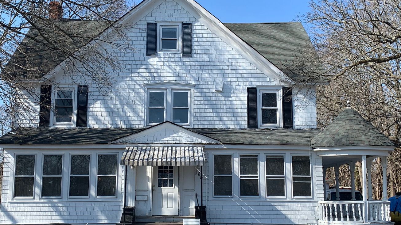 165 Montauk Hwy, Blue Point, NY 11715