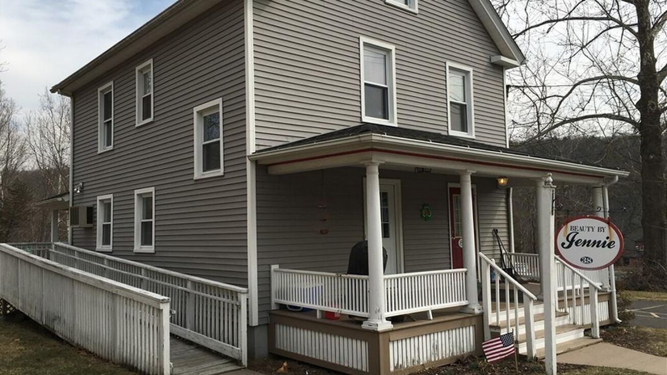 38 Main St, Simsbury, CT 06081