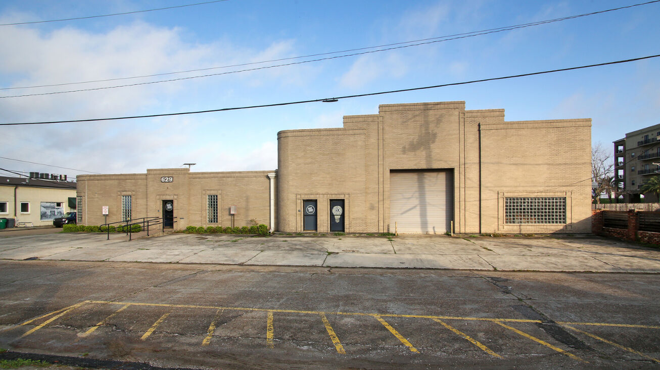 629 2nd St, Gretna, LA 70053 Office Property for Sale Historic Office & Warehouse Space