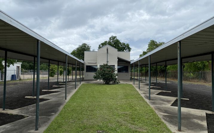Pictures of Retail property located at 3920 Greenwood Rd, Shreveport, LA 71109 for sales - image #1
