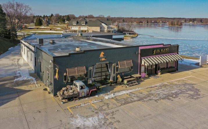 Pictures of Retail property located at 9861 Dixie Hwy, Clarkston, MI 48348 for sales - image #1