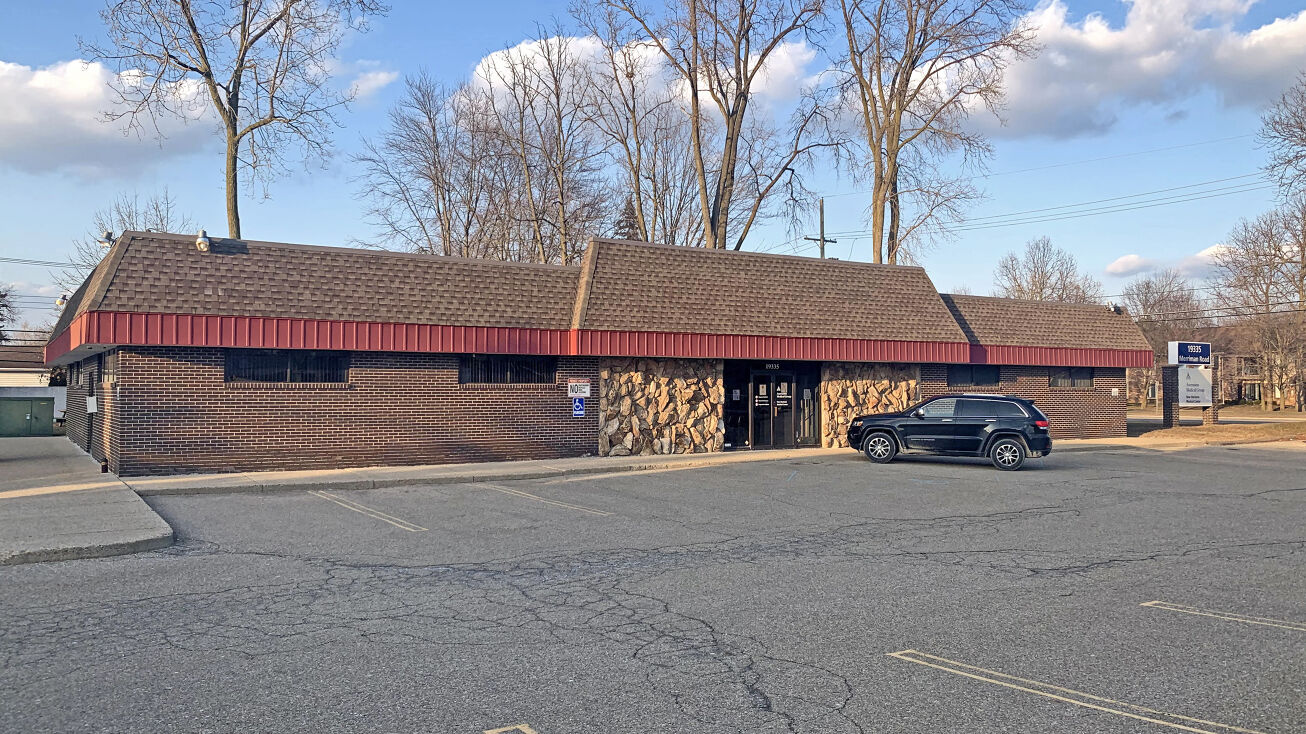 19335 Merriman Rd, Livonia, MI 48152