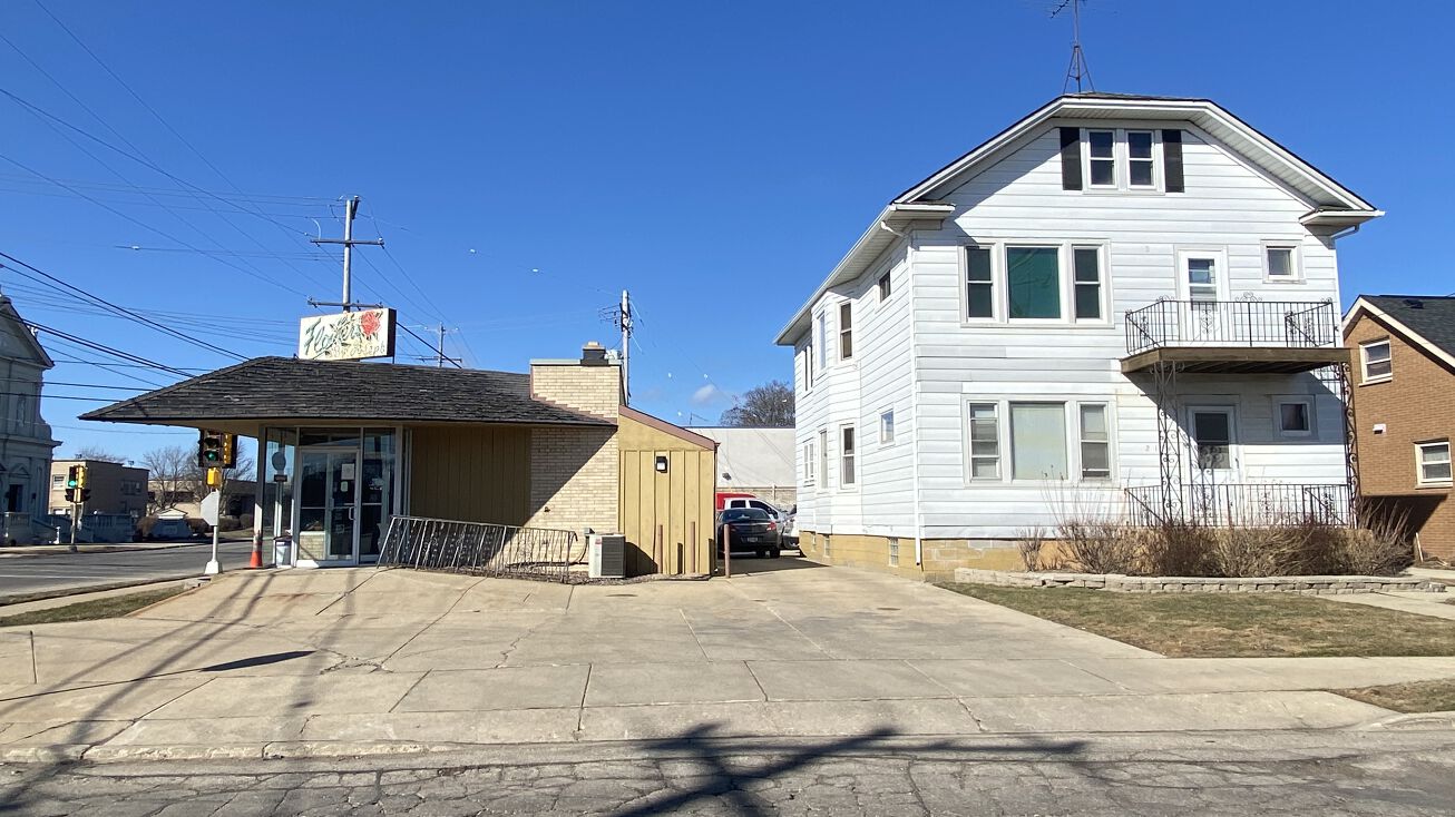 4437 22nd Ave, Kenosha, WI 53140 Retail Property for Sale Mixed Use