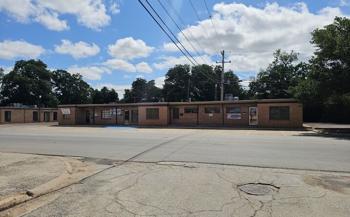 Pictures of Office, Retail property located at 209 S Leggett Dr, Abilene, TX 79605 for sales - image #1