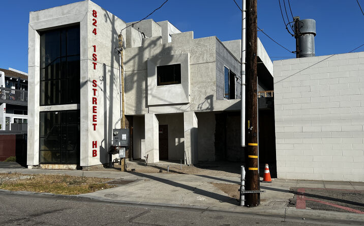 Pictures of Office property located at 824 1st St, Manhattan Beach, CA 90266 for sales - image #1