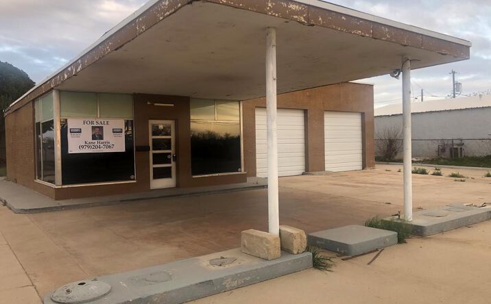 Pictures of Retail property located at 330 N Main St, San Angelo, TX 76903 for sales - image #1