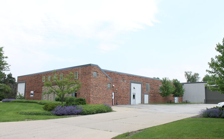 image of property at 9 E COLLEGE DR Arlington Heights IL 60004-1950