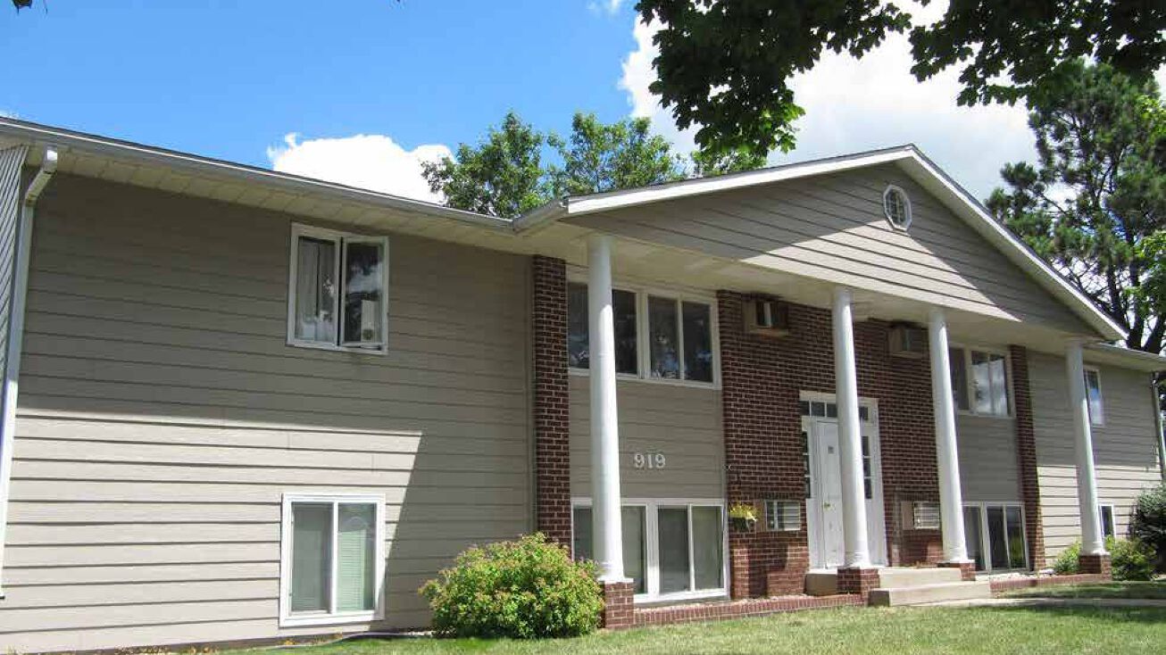 919 11th Ave. N., 1119 & 1129 10th St. N, Saint James, MN 56081