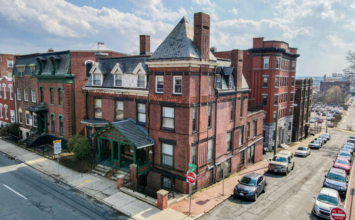 Pictures of Multifamily property located at 78 Maple St, Springfield, MA 01105 for comps - image #1