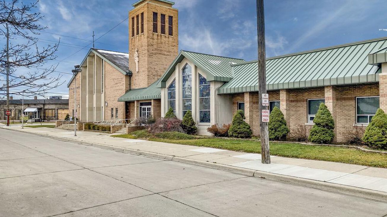 226 Antoine St, Wyandotte, MI 48192