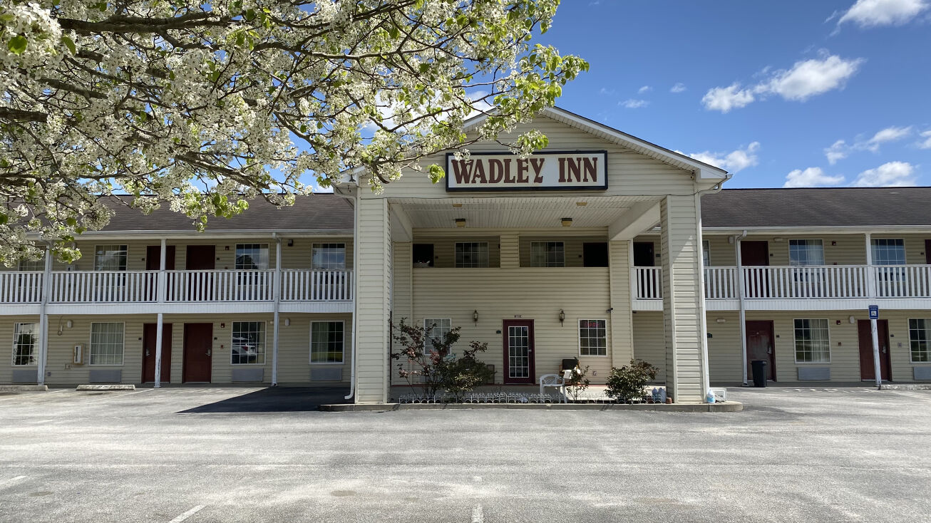 430 Poplar St, Wadley, GA 30477 Hospitality Property for Sale