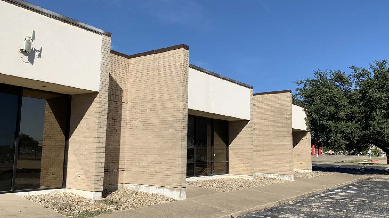 1910 Pendleton Dr, Garland, TX 75041