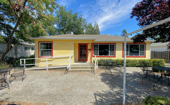 image of property at 1093 S DORA ST Ukiah CA 95482-5736