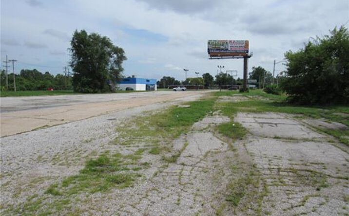 Pictures of Special Purpose property located at 560 Lewis And Clark Boulevard, East Alton, IL 62024 for sales - image #1
