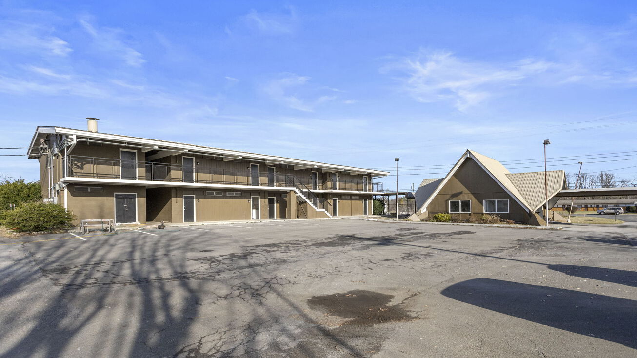 15589 Lee Hwy., Bristol, VA 24202 Multifamily Property for Sale