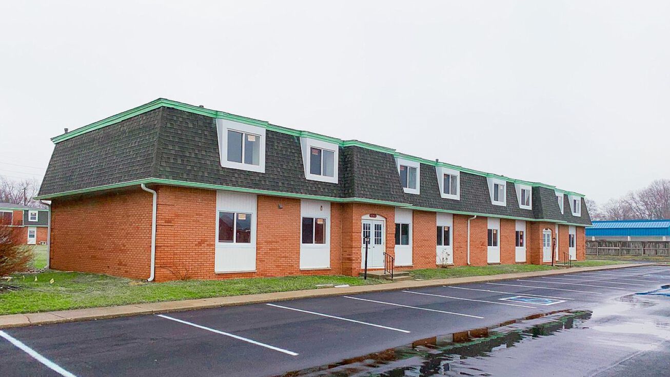 2505 E 10th St, Anderson, IN 46012