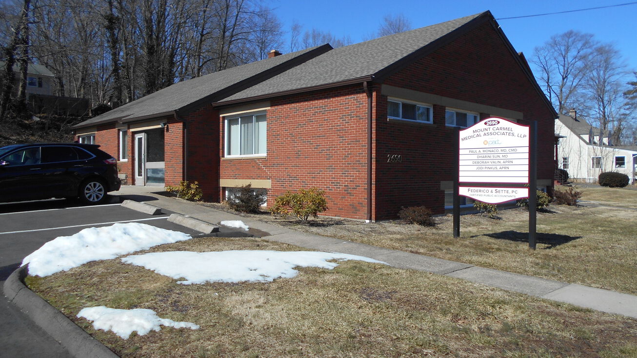 2690 Whitney Ave, Hamden, CT 06518