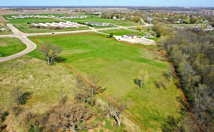Pictures of Land property located at 9818 N Allen Rd, Peoria, IL 61615 for sales - image #1