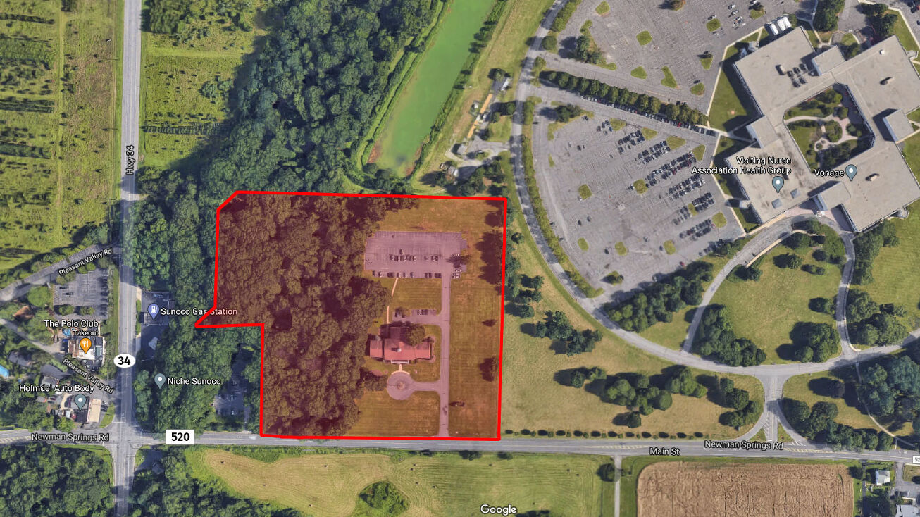 15 Main St, Holmdel, NJ 07733