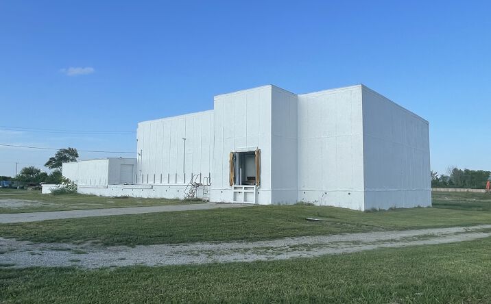 Pictures of Industrial property located at 933 N Bennett Rd, Ottawa, KS 66067 for sales - image #1