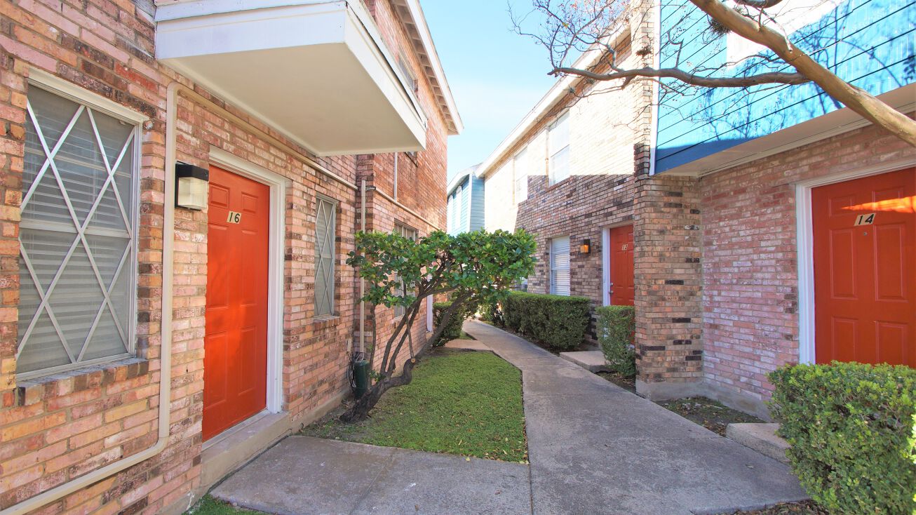 9526 Contessa Dr, San Antonio, TX 78216 Multifamily Property for Sale