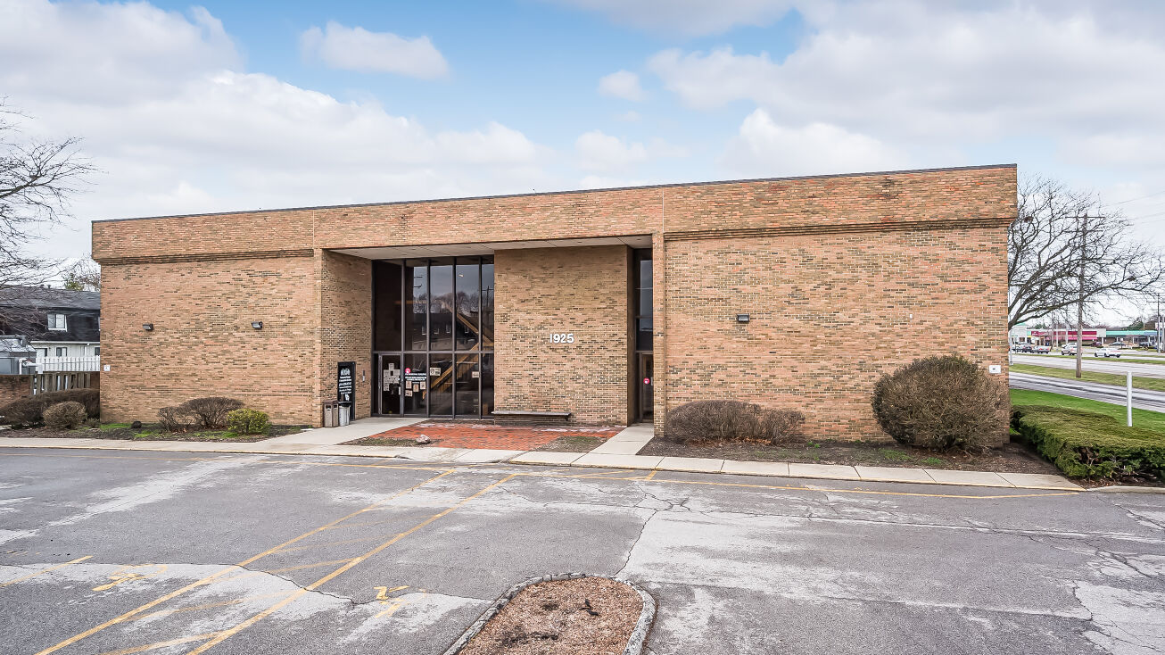 1925 E Dublin Granville Rd, Columbus, OH 43229 Office Property for
