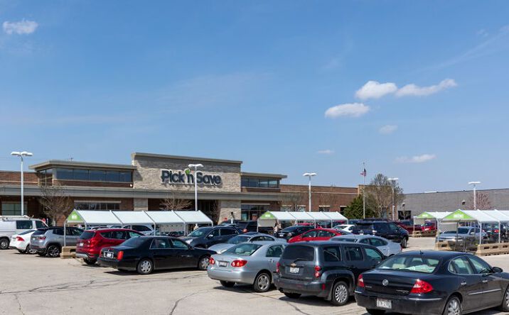 Pictures of Retail property located at 1717 N Mayfair Rd, Wauwatosa, WI 53226 for comps - image #1