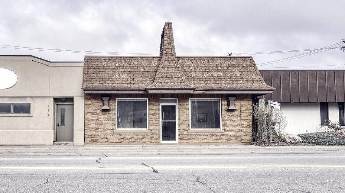 108 S Carpenter Ave, Kingsford, MI 49802