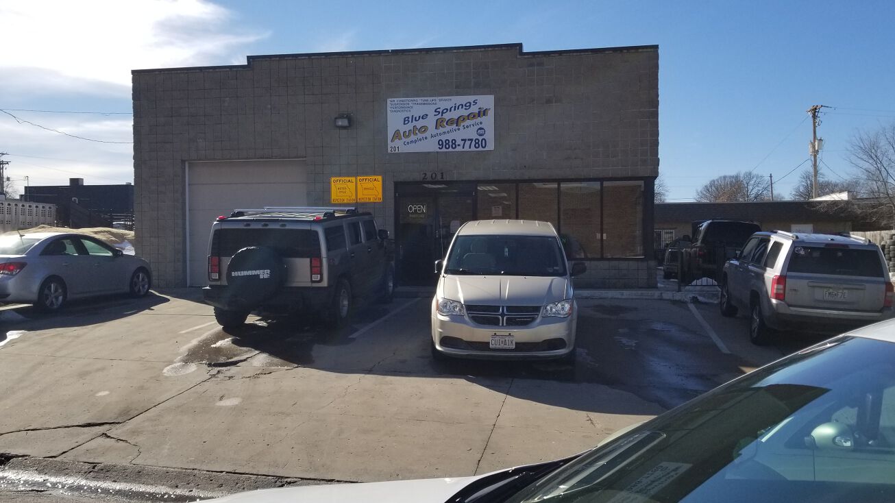 201 NW 11 St, Blue Springs, MO 64015