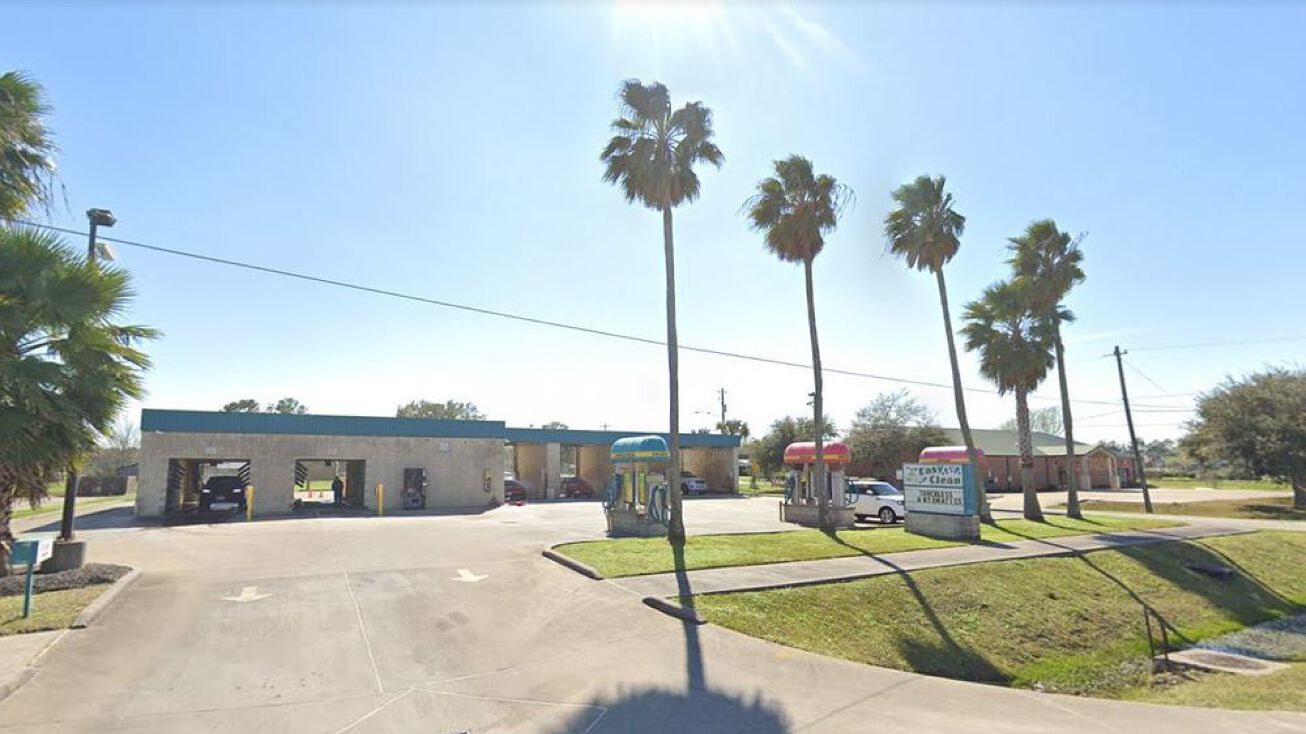 Pictures of Retail, Special Purpose property located at 7008 Broadway