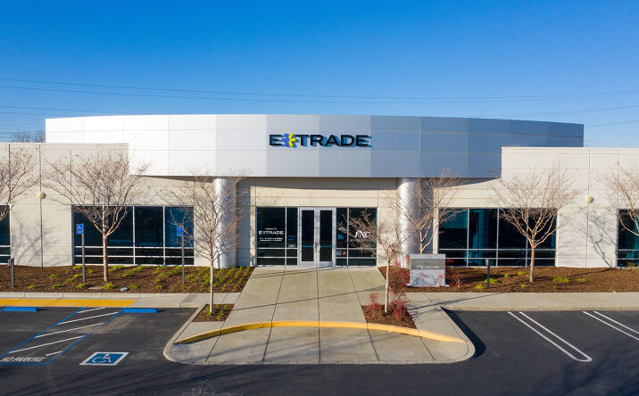 Pictures of Office property located at 905 Highland Pointe Dr, Roseville, CA 95678 for comps - image #1