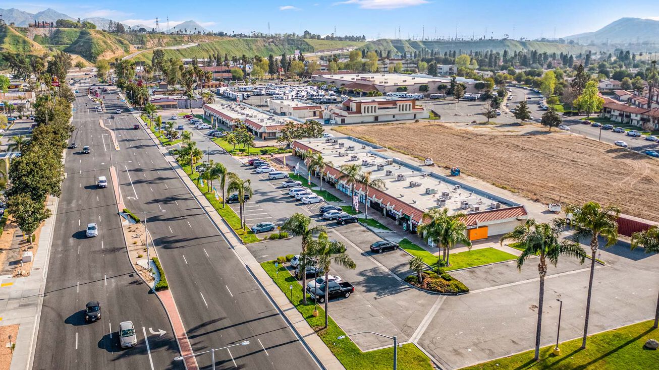 10351091 S Mt Vernon Ave, Colton, CA, USA, Colton, CA 92324 Retail