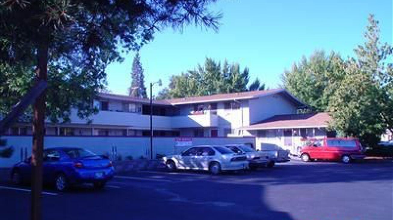 450 Alder St, Central Point, OR 97502