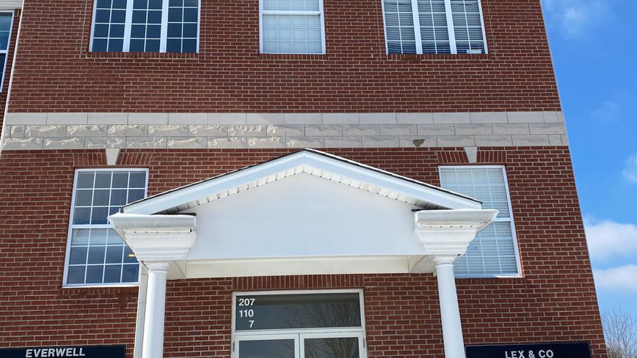 12305 Westport Rd, Louisville, KY 40245