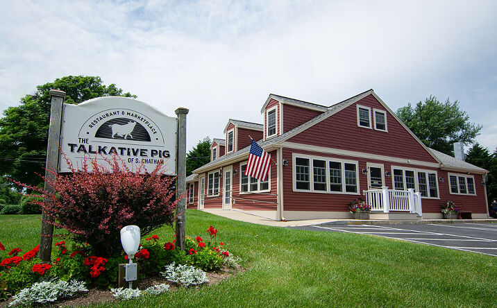 Pictures of Retail property located at 2642 Main St, Chatham, MA 02659 for comps - image #1