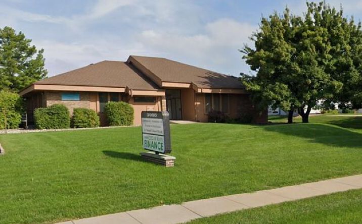 Pictures of Office property located at 3900 River Ridge Dr NE, Cedar Rapids, IA 52402 for comps - image #1