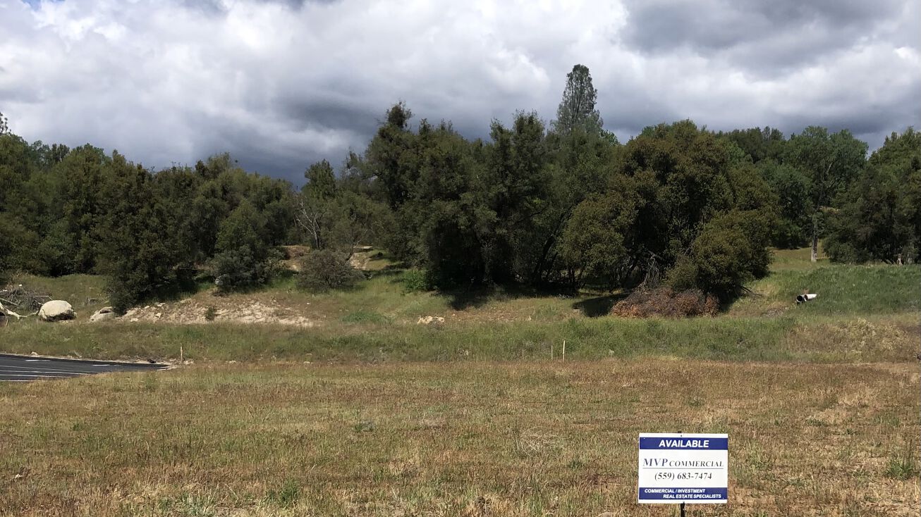 Junction Dr, Oakhurst, CA 93644